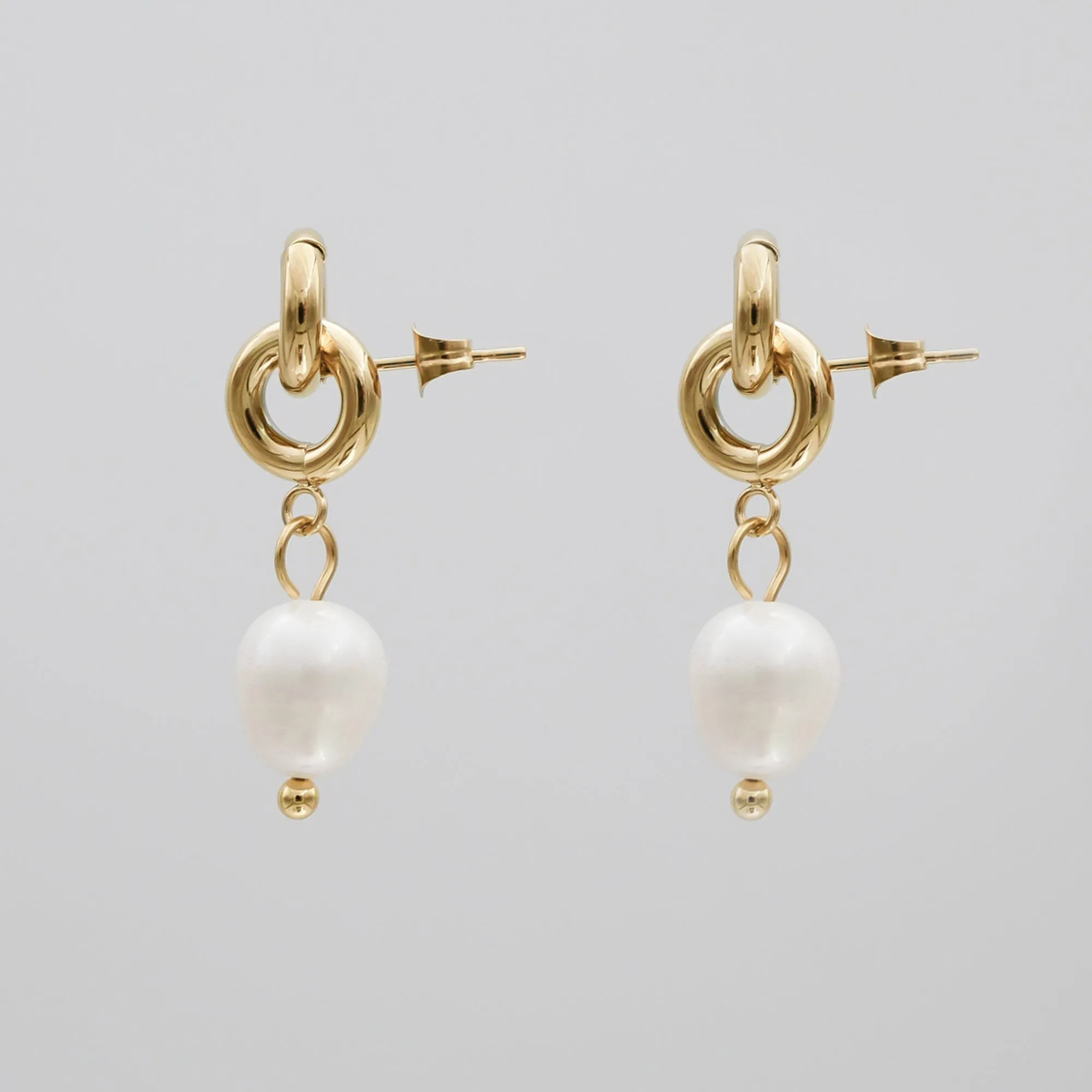 Alicia Pearl Interlocked Earrings