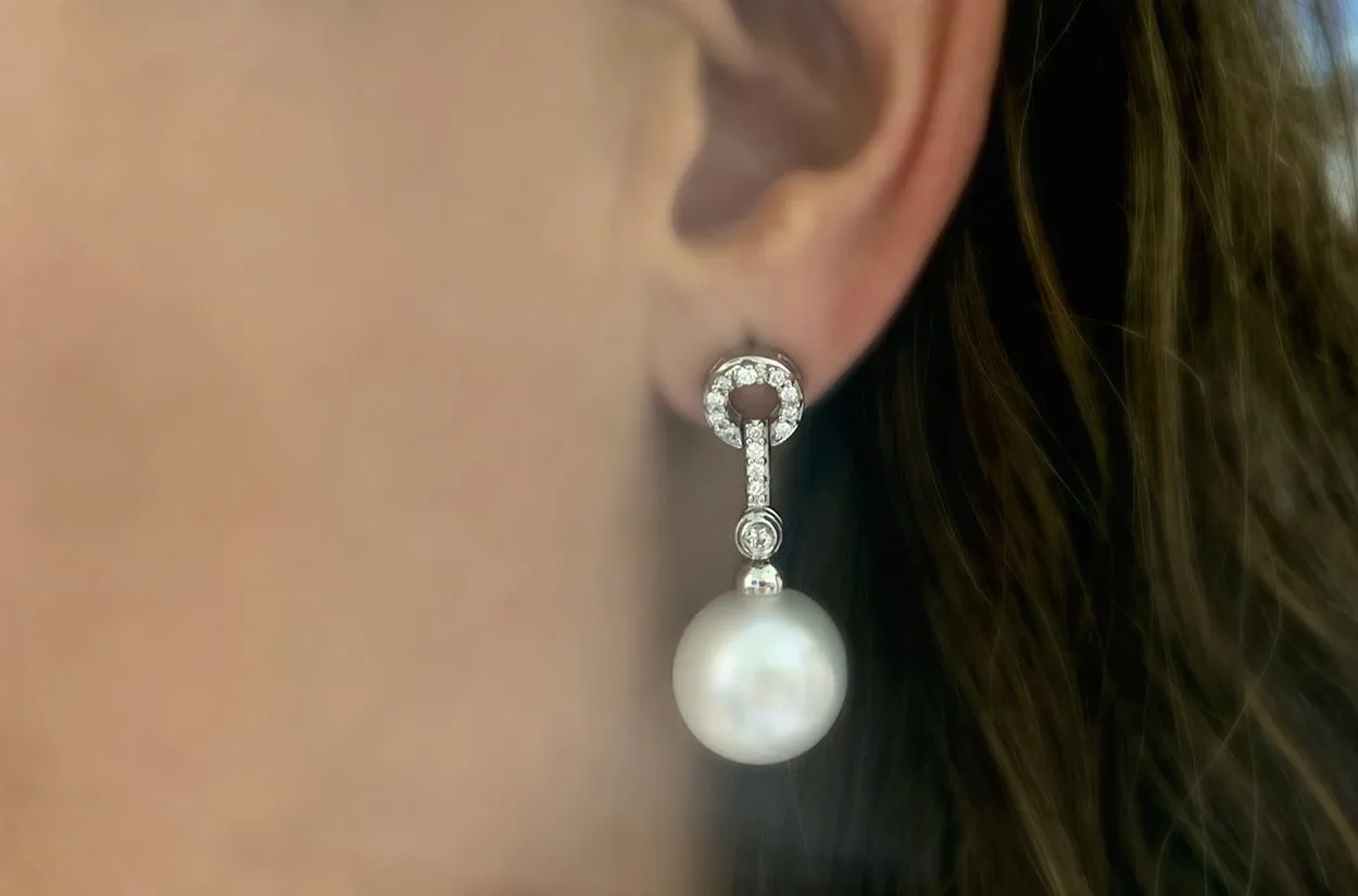 Earrings 18kt White Gold Dangle South Sea Pearl & Diamonds