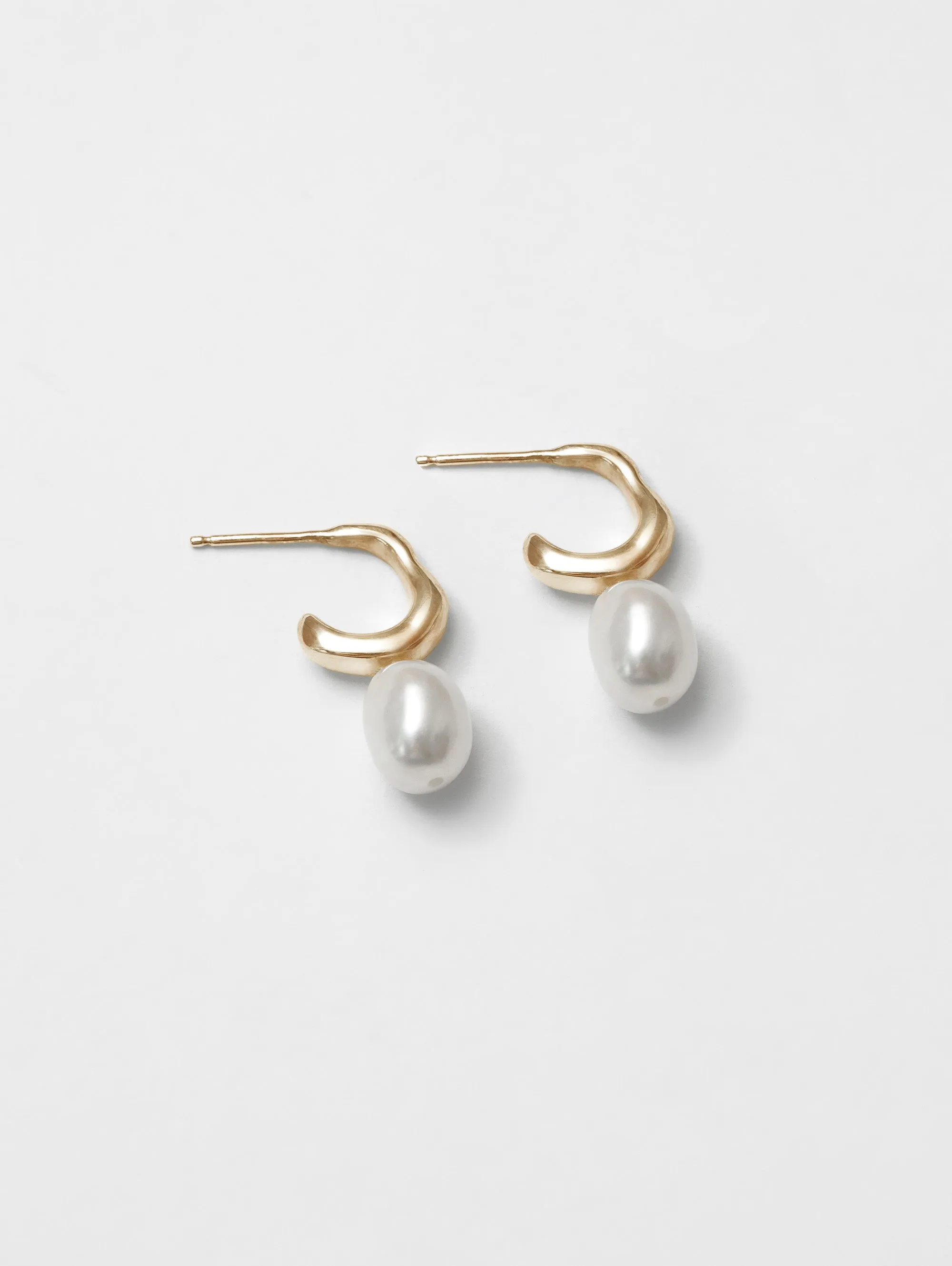 Emmy Earrings in Gold