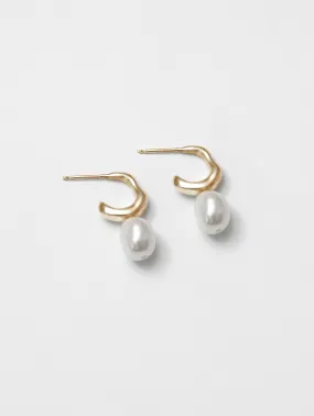 Emmy Earrings in Gold
