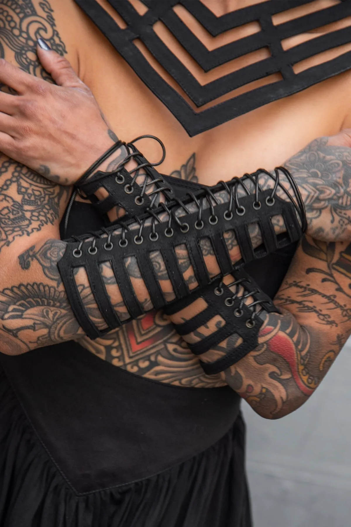 Five and Diamond Cage Corset Gauntlet - Twill