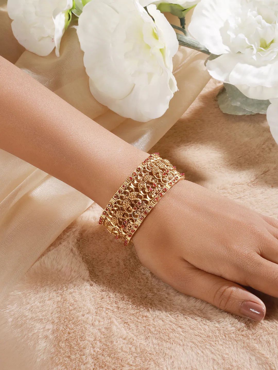 Gold-Toned & Red Handcrafted Gold-Plated Bangle-Style Bracelet