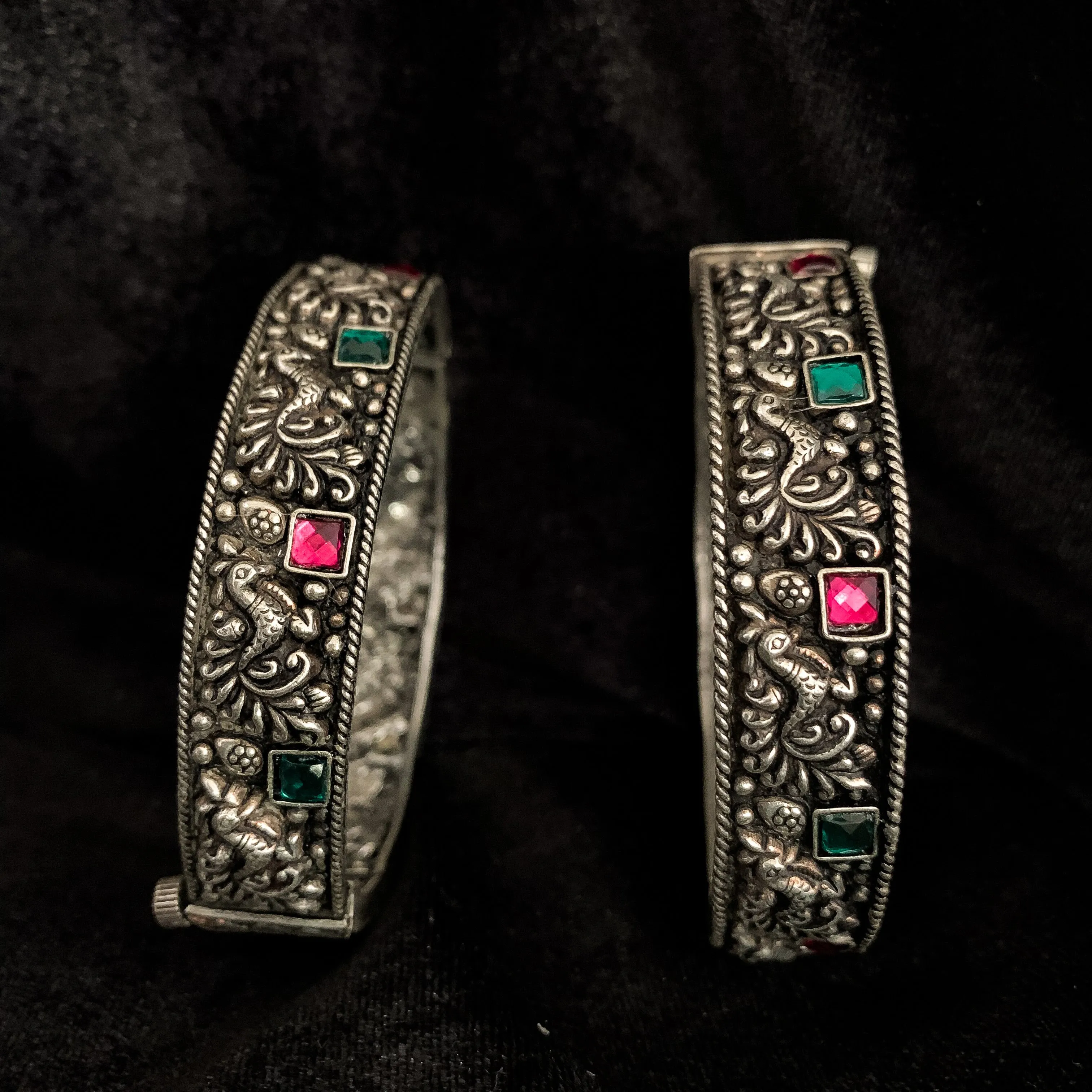 Handcrafted Nakshi Work Oxidized Silver Bangle