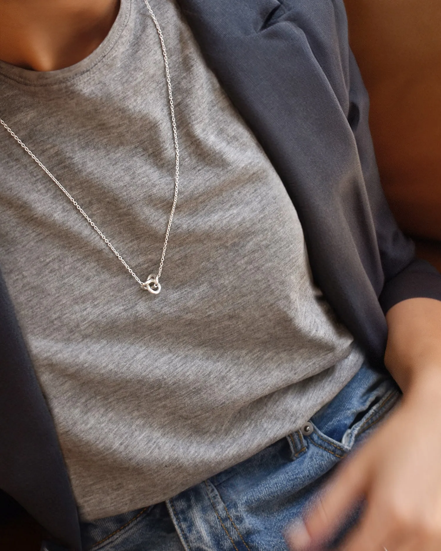 Le Knot necklace long silver