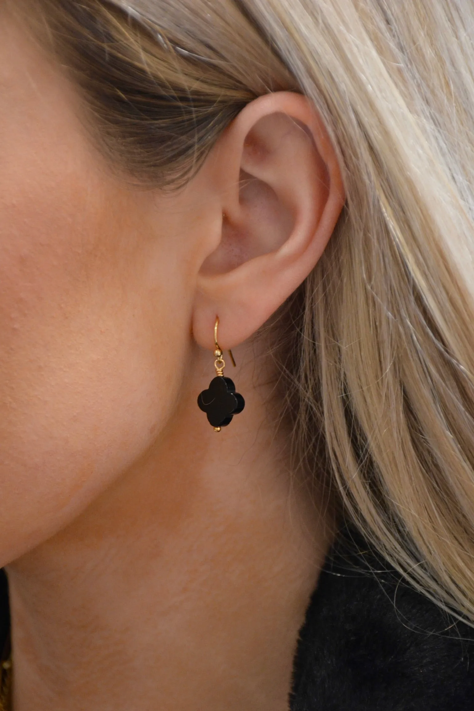 Payton Clover Earrings - Onyx