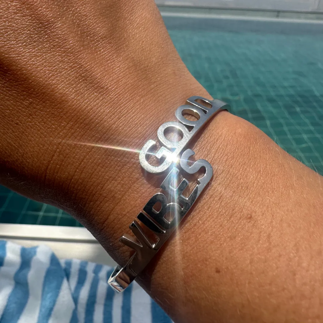 STATEMENT QUOTE CUFF ARMBAND - Good Vibes