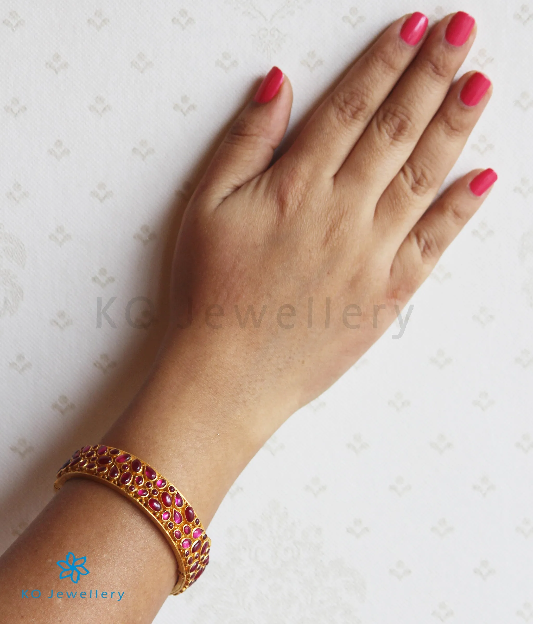 The Ahana Silver Kempu Bracelet(Size 2.4/2.6/2.8)