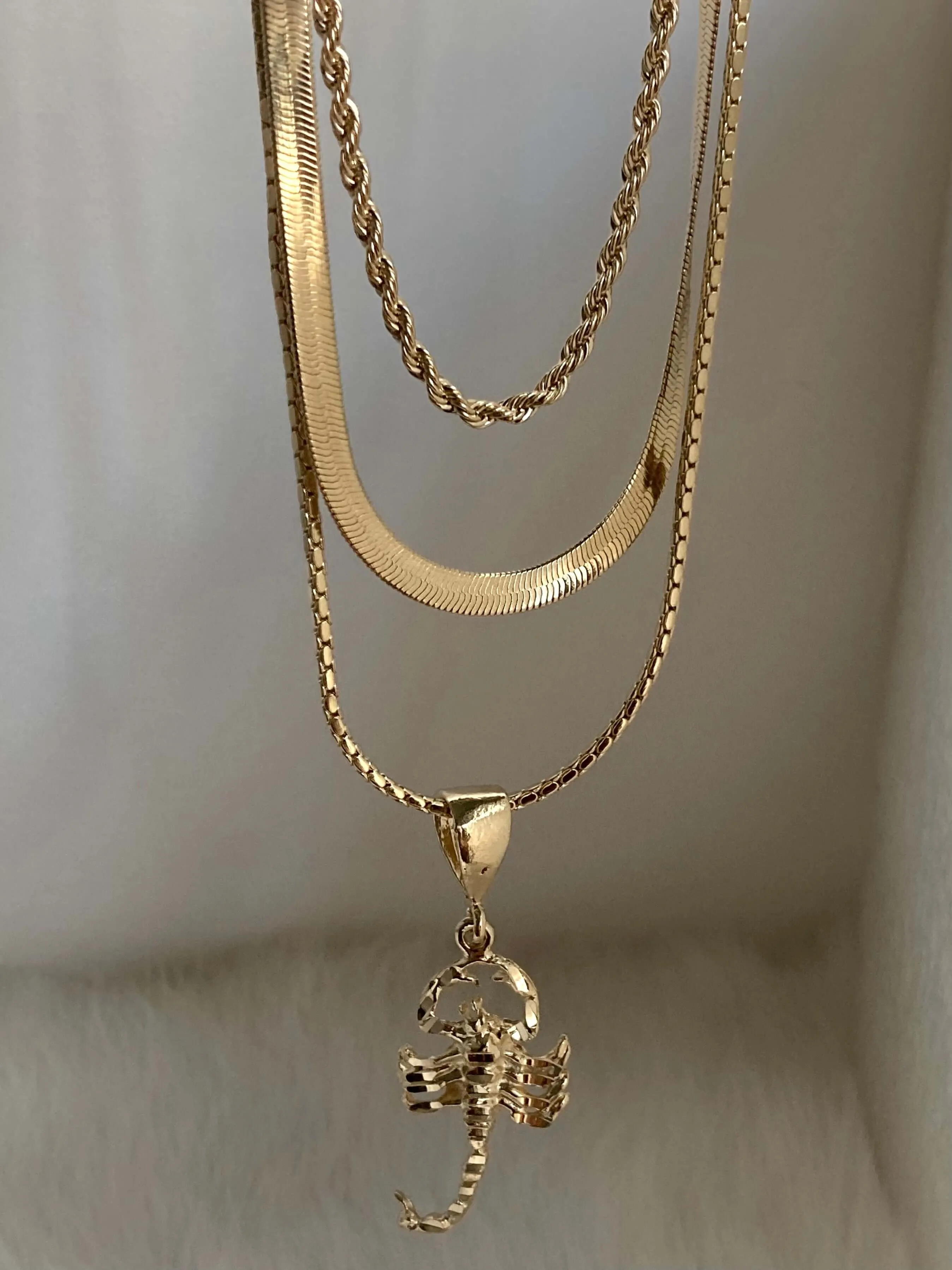 The Thin Herringbone Chain