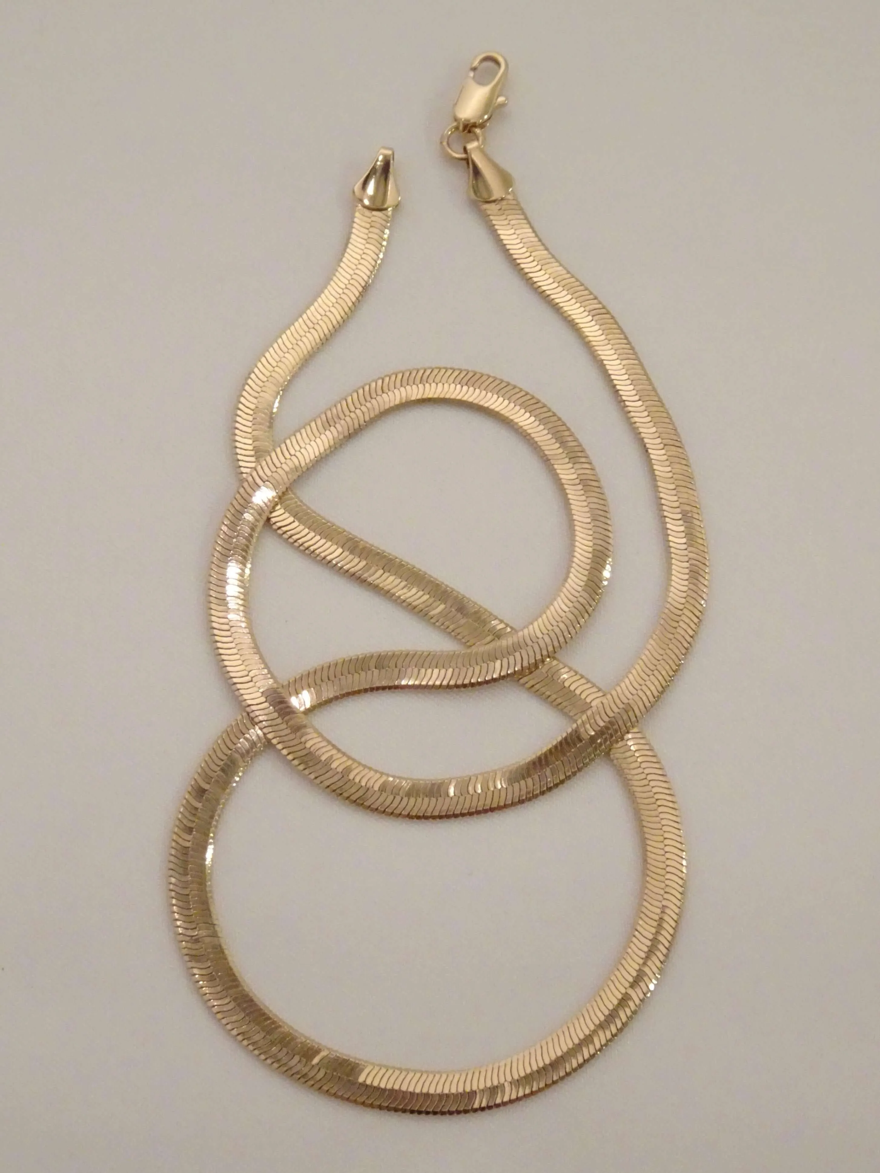 The Thin Herringbone Chain