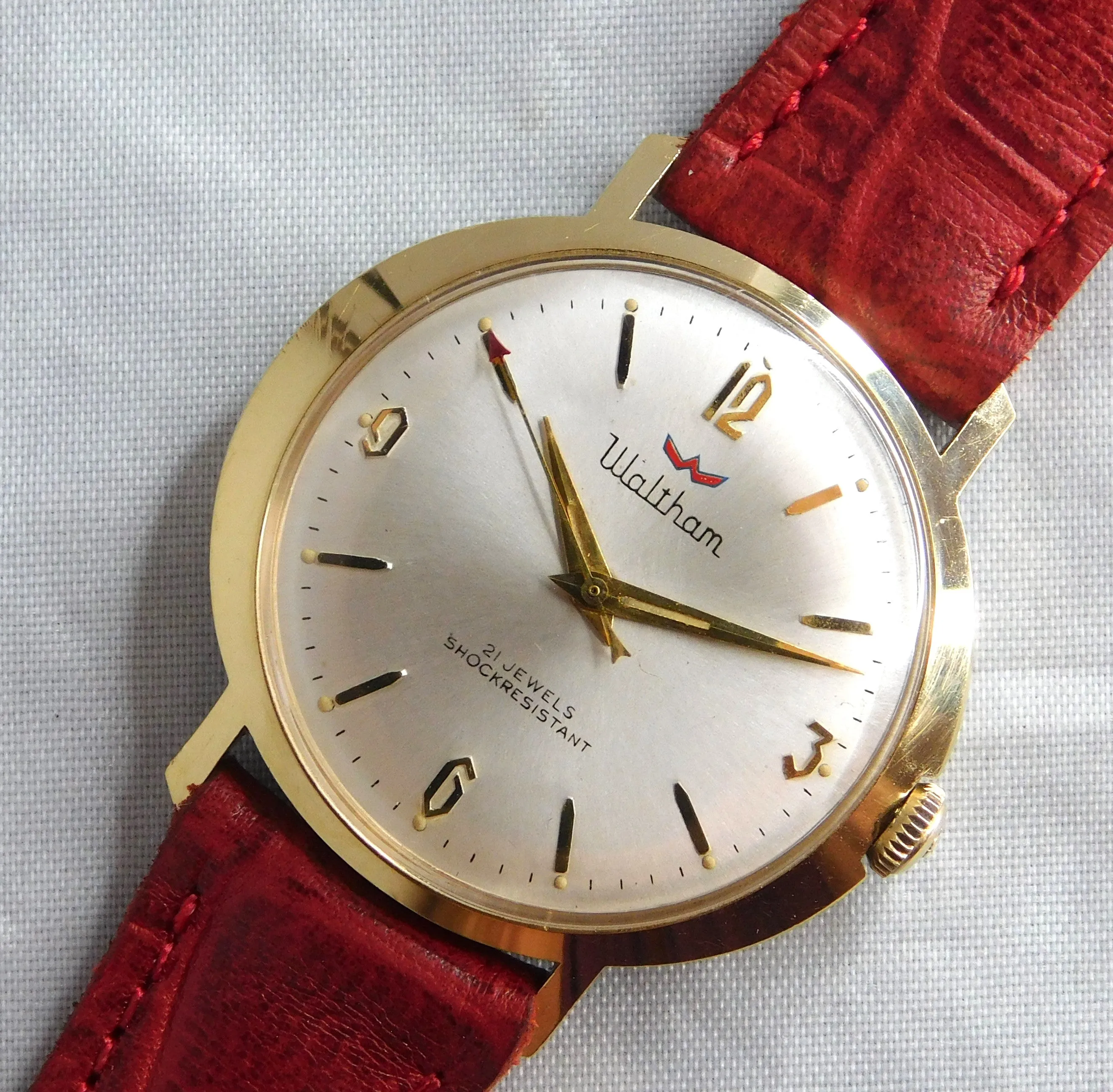 Waltham 21 Jewel Swiss Manual Wind Gold Plated Vintage 1960's Men’s Watch...33mm