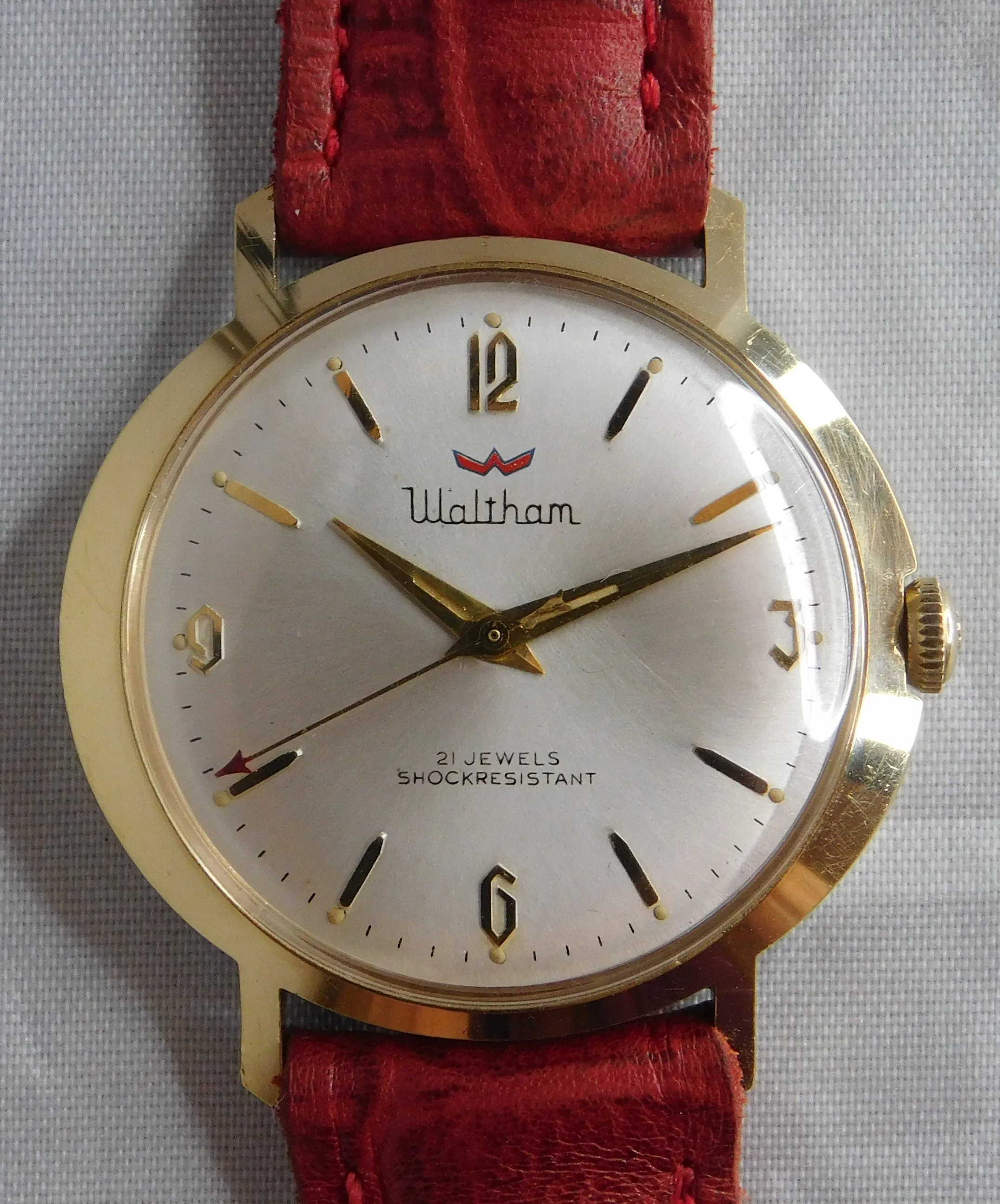 Waltham 21 Jewel Swiss Manual Wind Gold Plated Vintage 1960's Men’s Watch...33mm